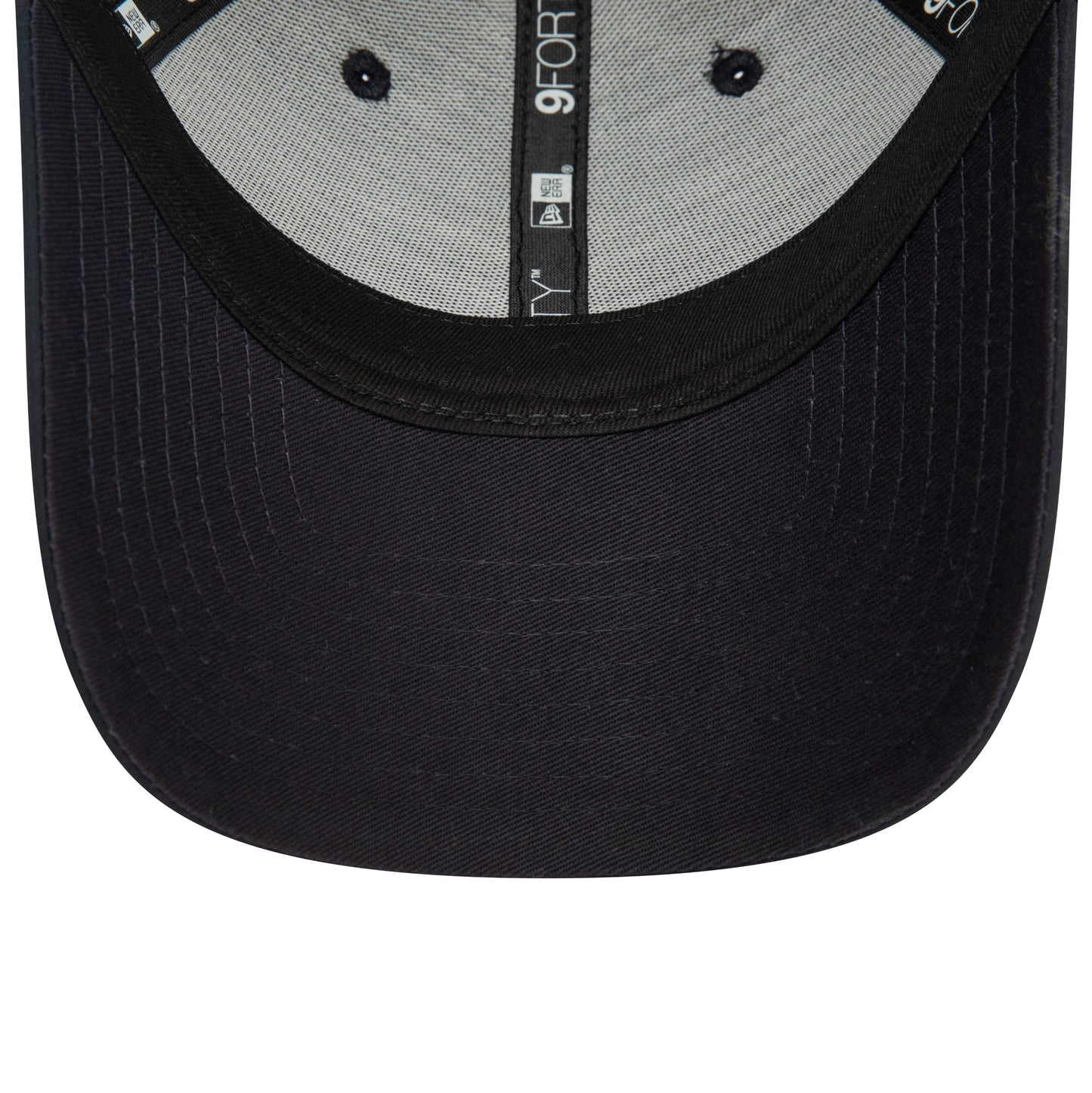 Manchester United FC Rubber Woven Navy 9FORTY Adjustable Cap - Unisex