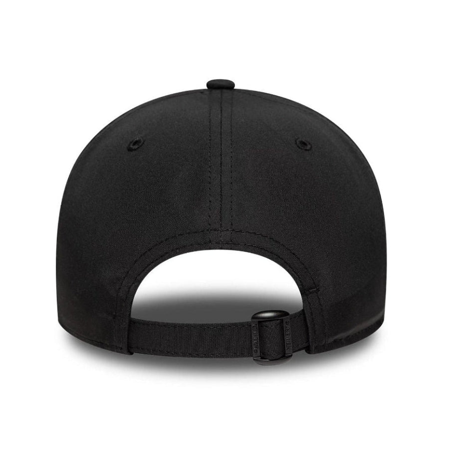 Manchester United Reflective Crest 9FORTY Cap Black