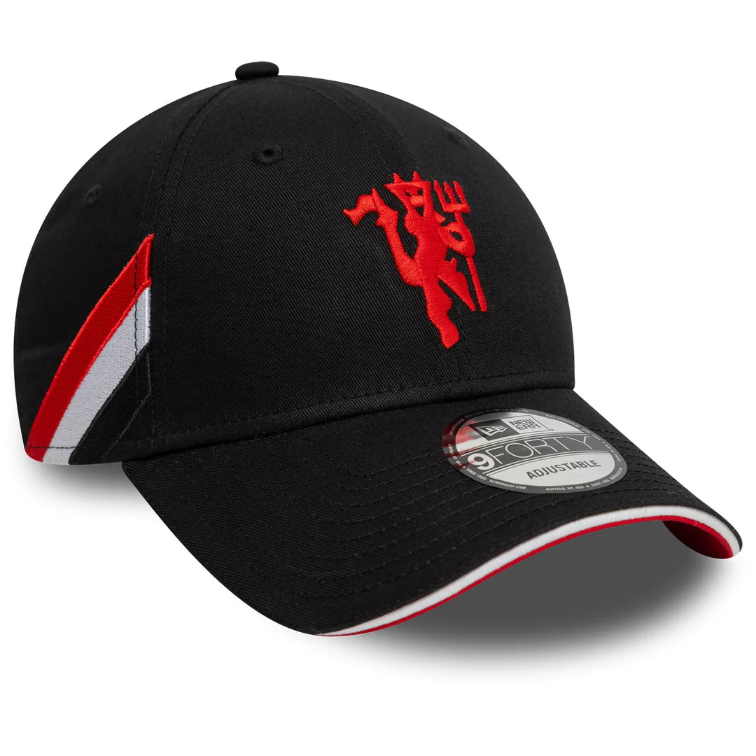 Manchester United Flag - 9Forty Cap - Black and Scarlet - Unisex