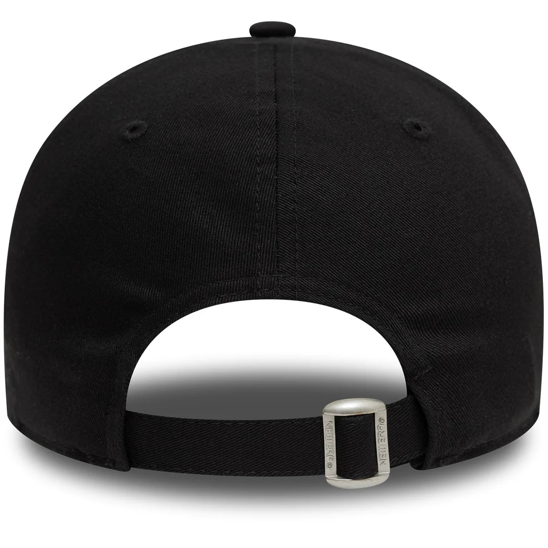 Manchester United Flag - 9Forty Cap - Black and Scarlet - Unisex